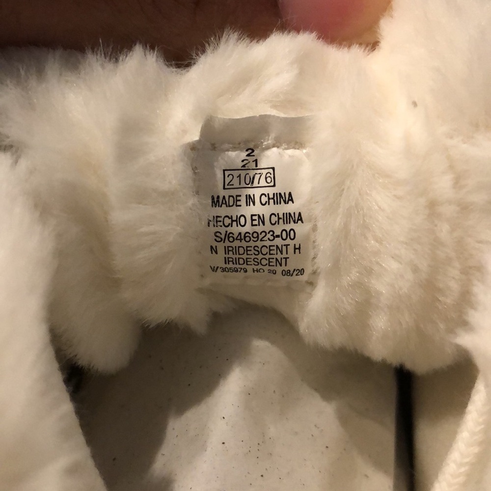 Old Navy Girls iridescent casual gold faux fur sneaker - Picture 4 of 6
